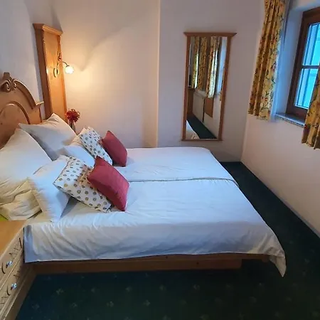 Schlosserhaus Apartment