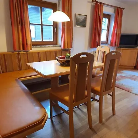 Schlosserhaus Apartment Wagrain